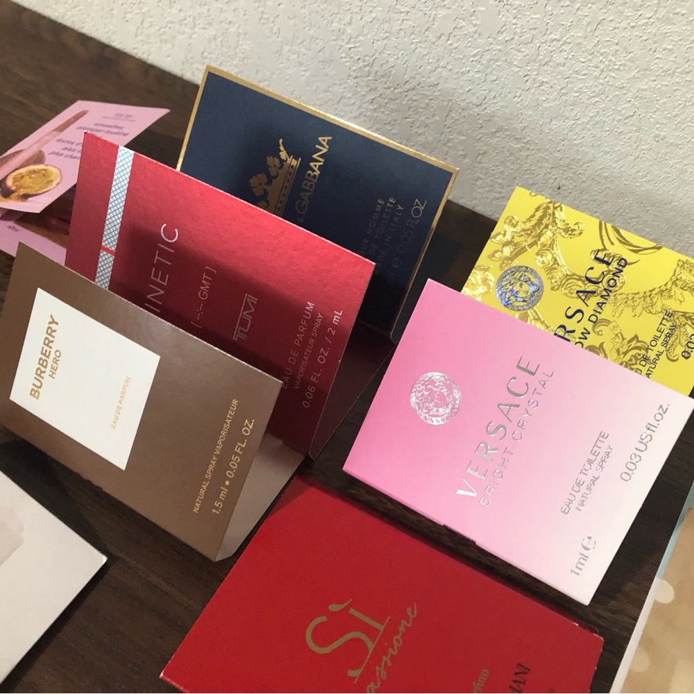 21 Piece Beauty Sample Bundle - Picture 5 of 6